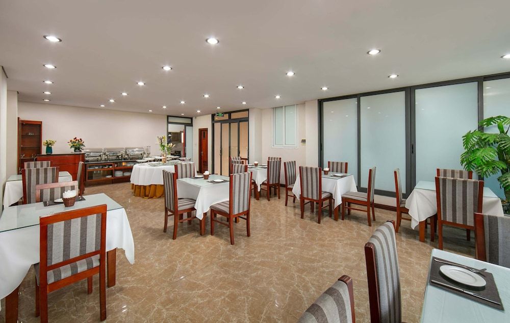 undefined Bounty Hotel 8