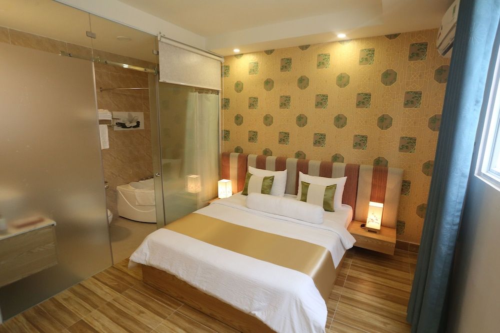 undefined Thuy Sakura Hotel & Serviced Apartment 2