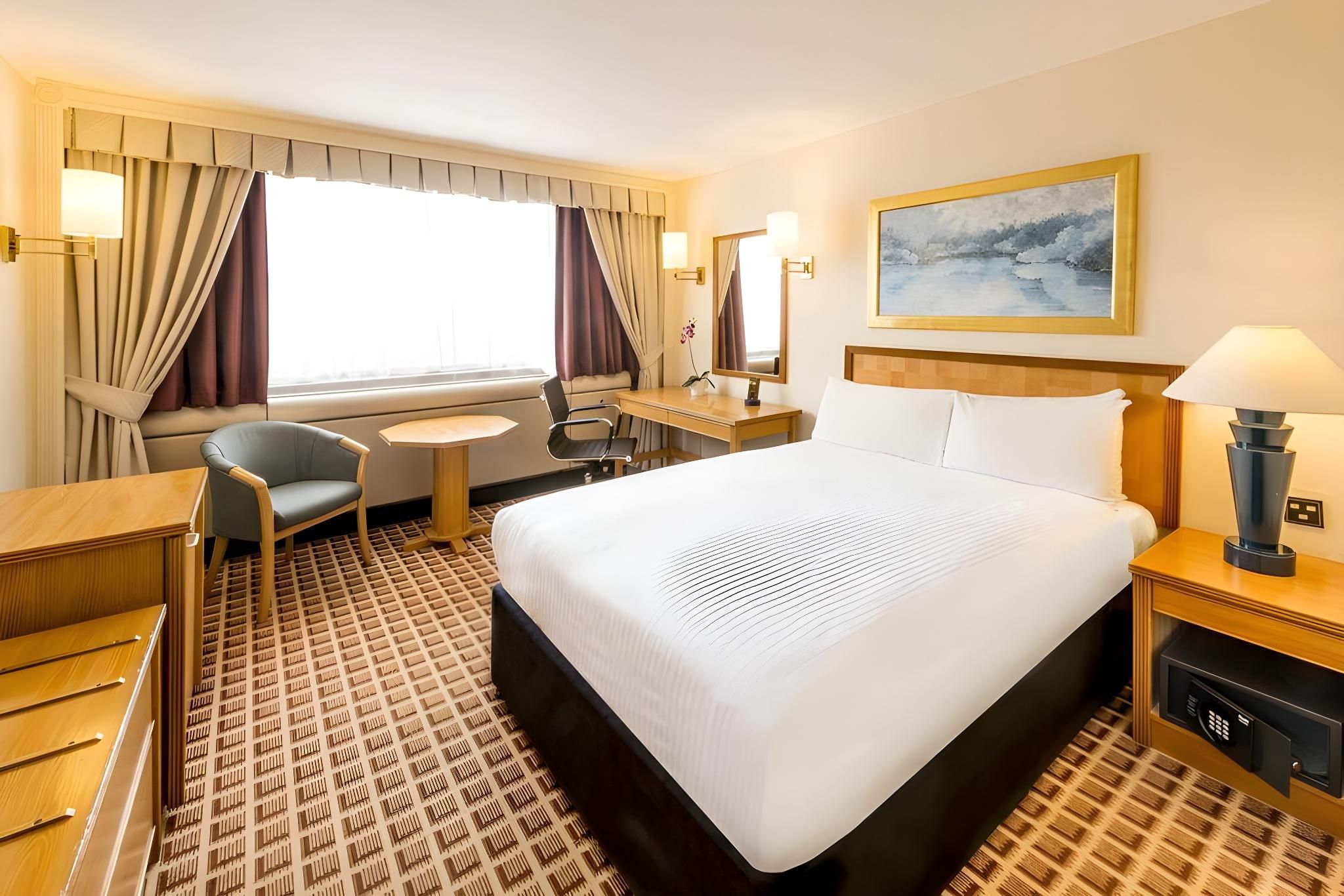 Copthorne Tara Hotel London Kensington Standard Accessible Room