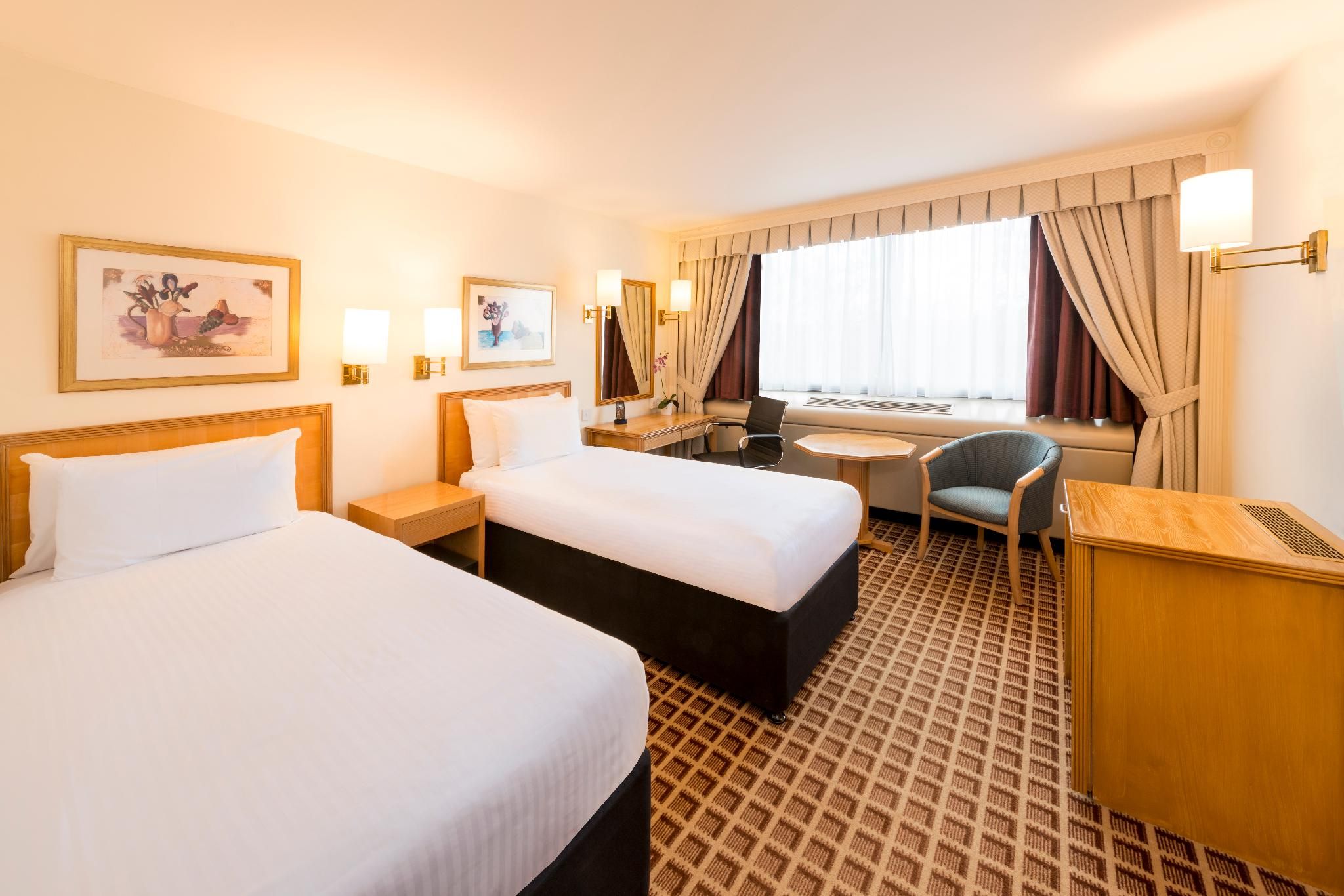 Copthorne Tara Hotel London Kensington Standard Twin Room 2