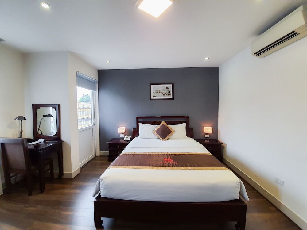 undefined Cherry Hotel 1 6