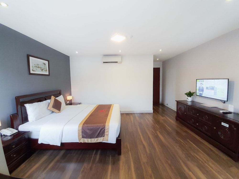 undefined Cherry Hotel 1 7