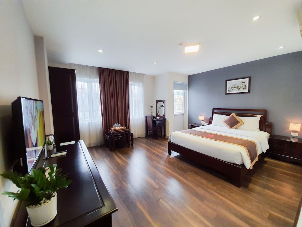 undefined Cherry Hotel 1 4