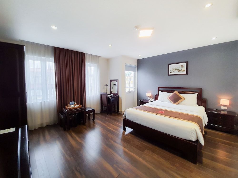 undefined Cherry Hotel 1 5