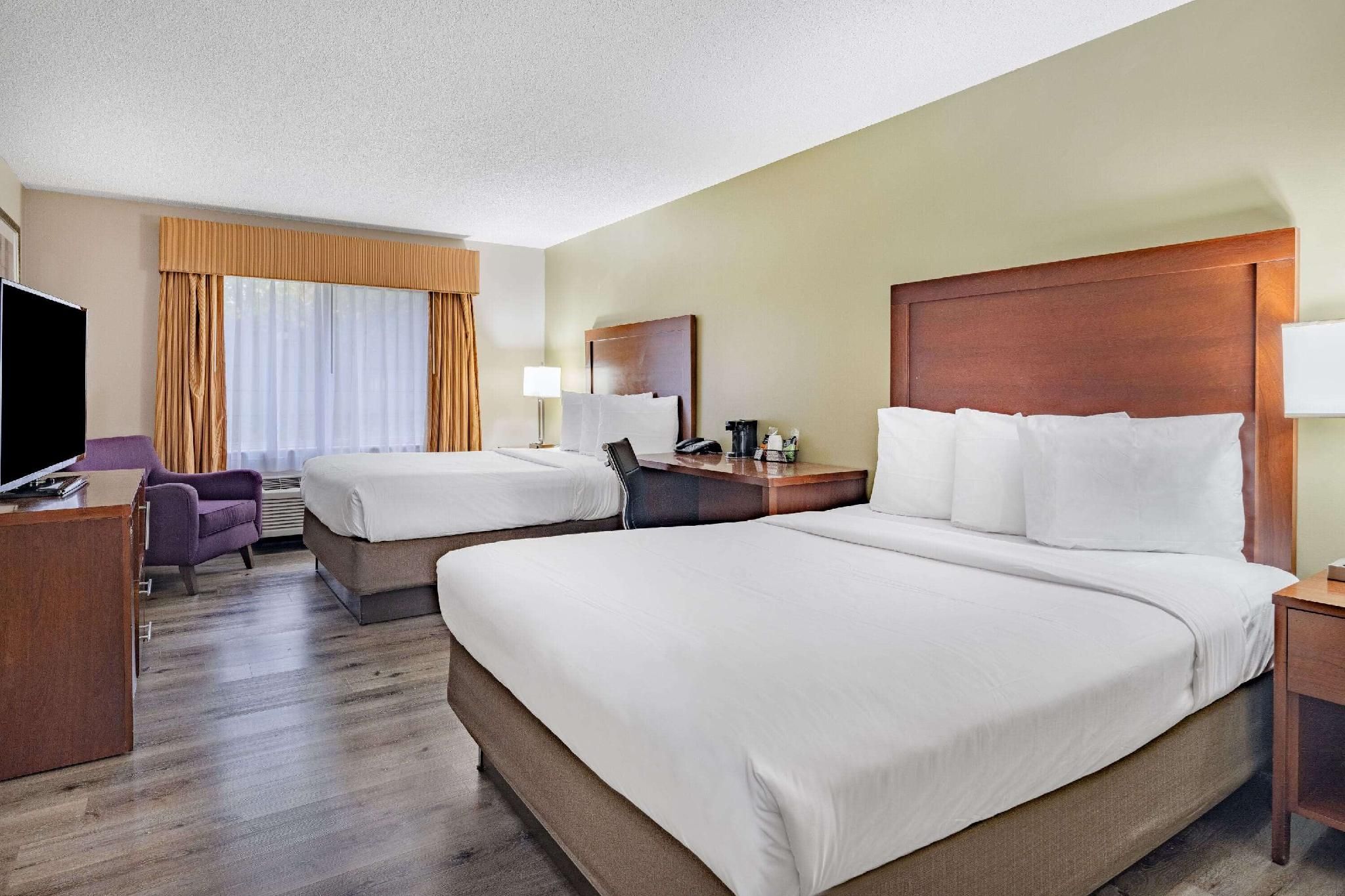 2 Queen Beds Accessible Room Non-Smoking