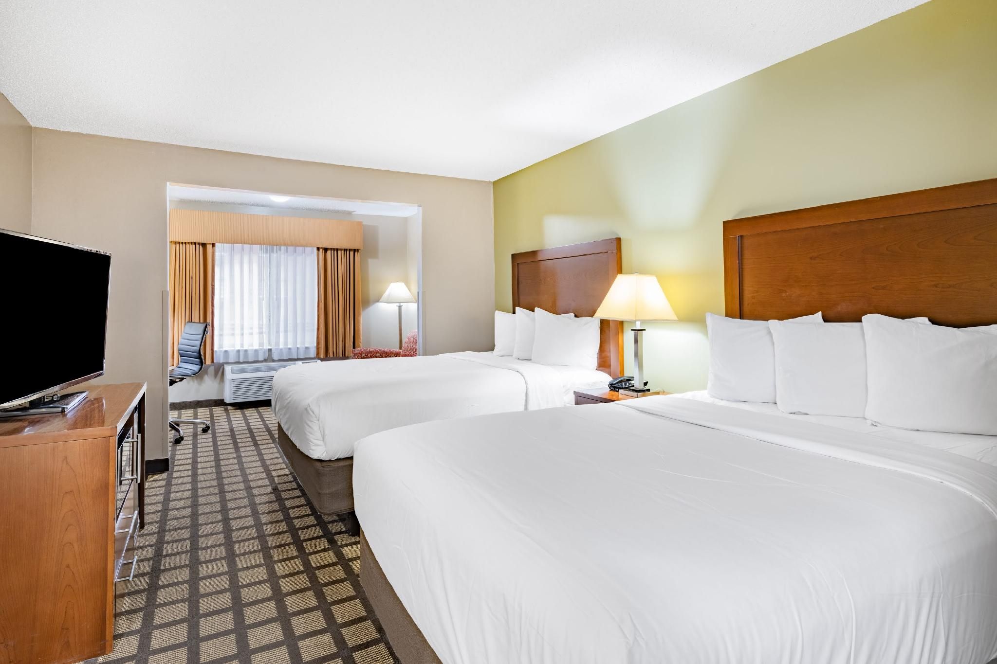 2 Queen Beds Accessible Room Non-Smoking