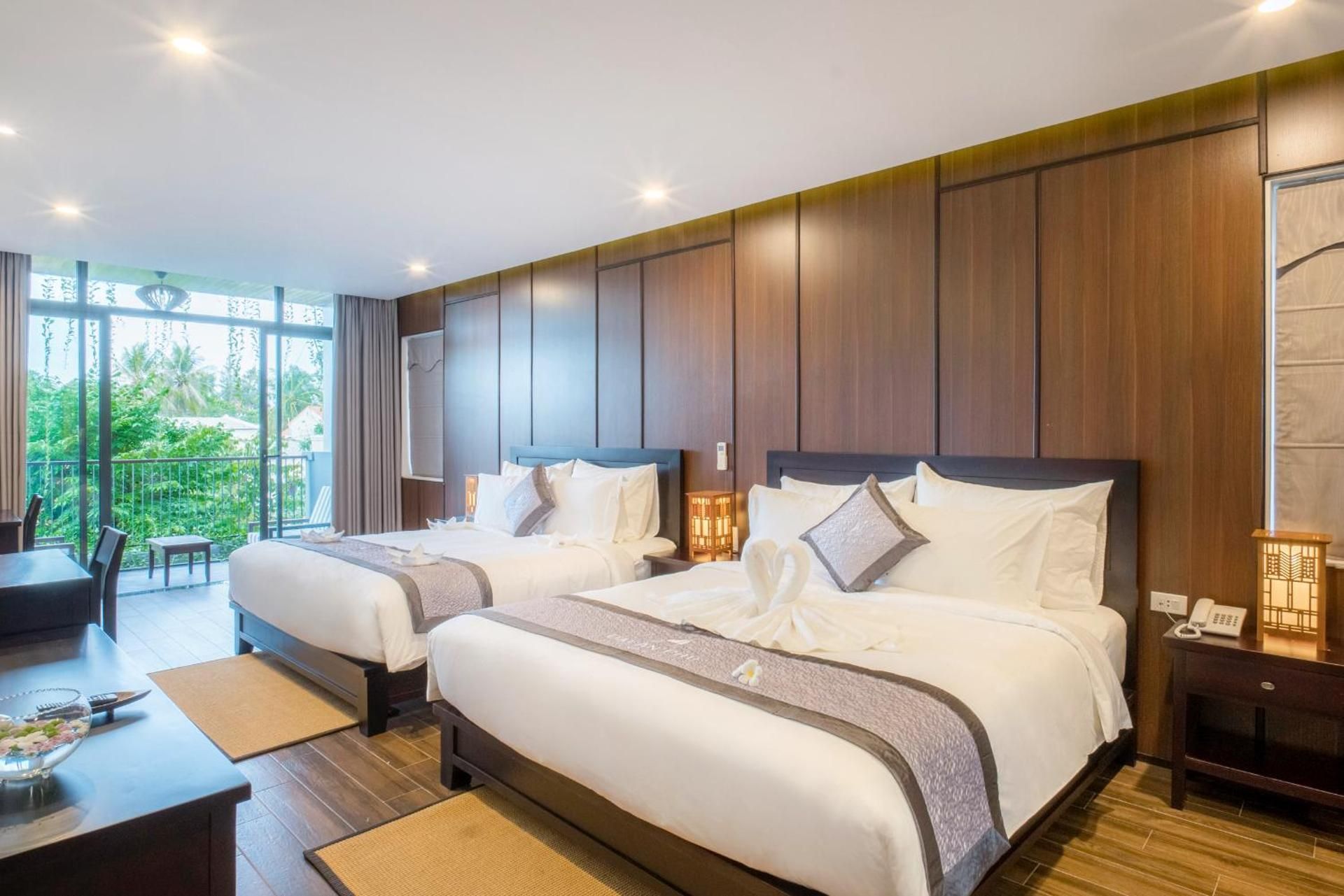 Deluxe Family Room