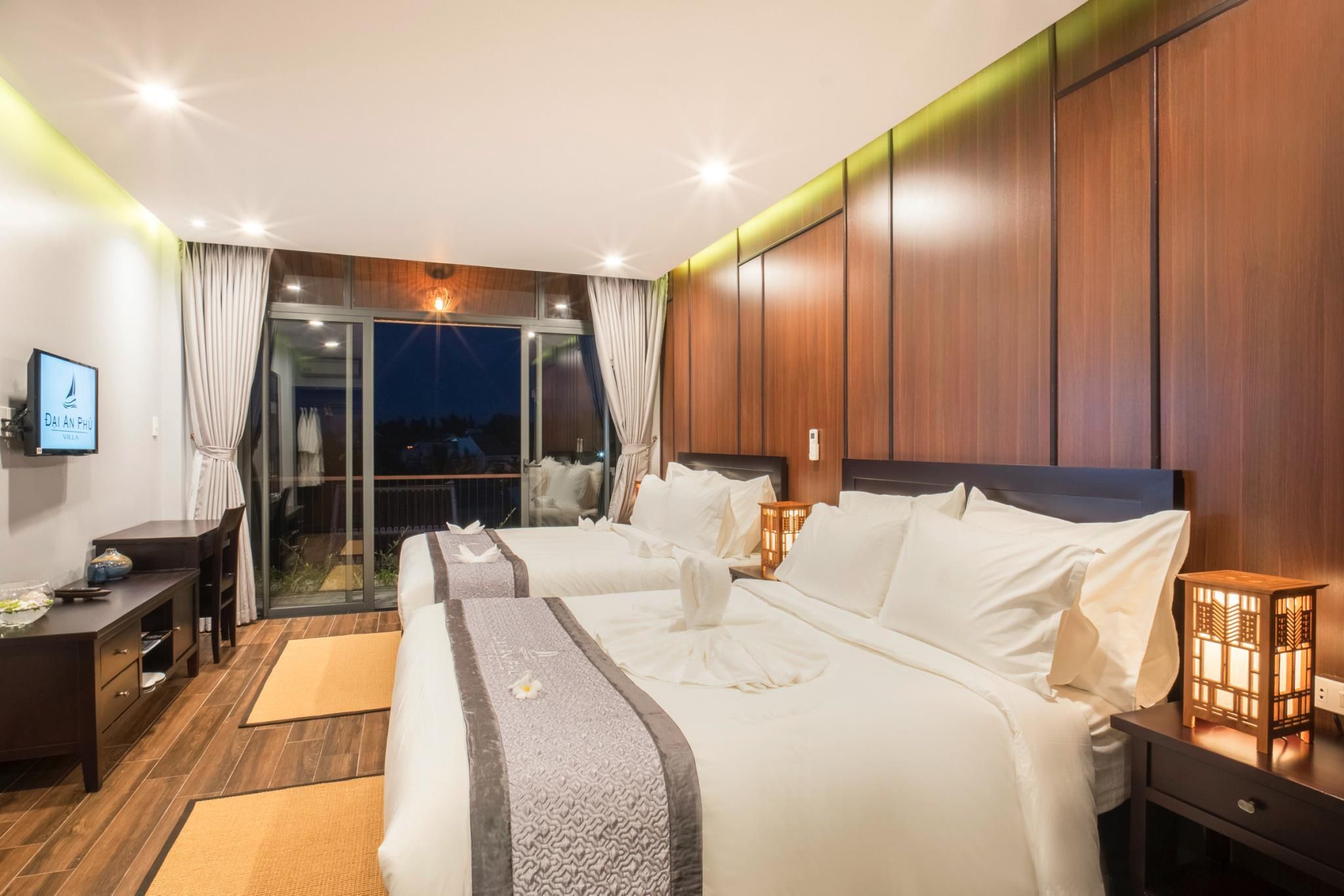 Deluxe Family Room