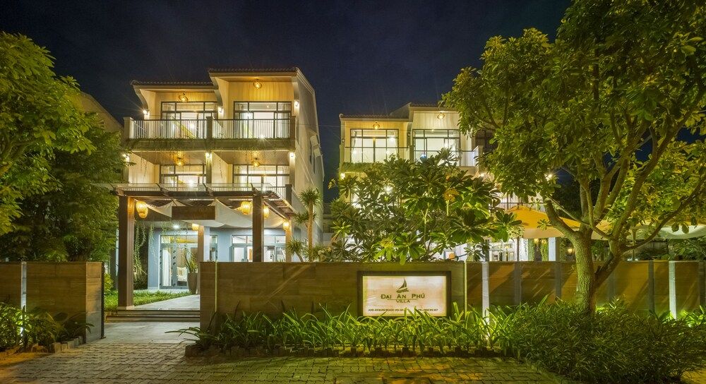 Front of property - evening/night