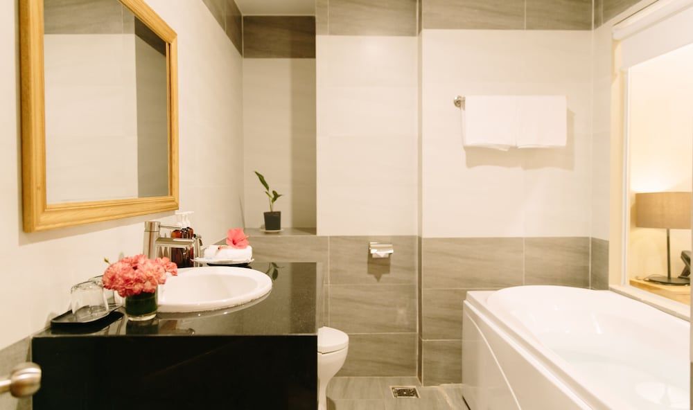 Minh Nhung Hotel Suite, Balcony 7