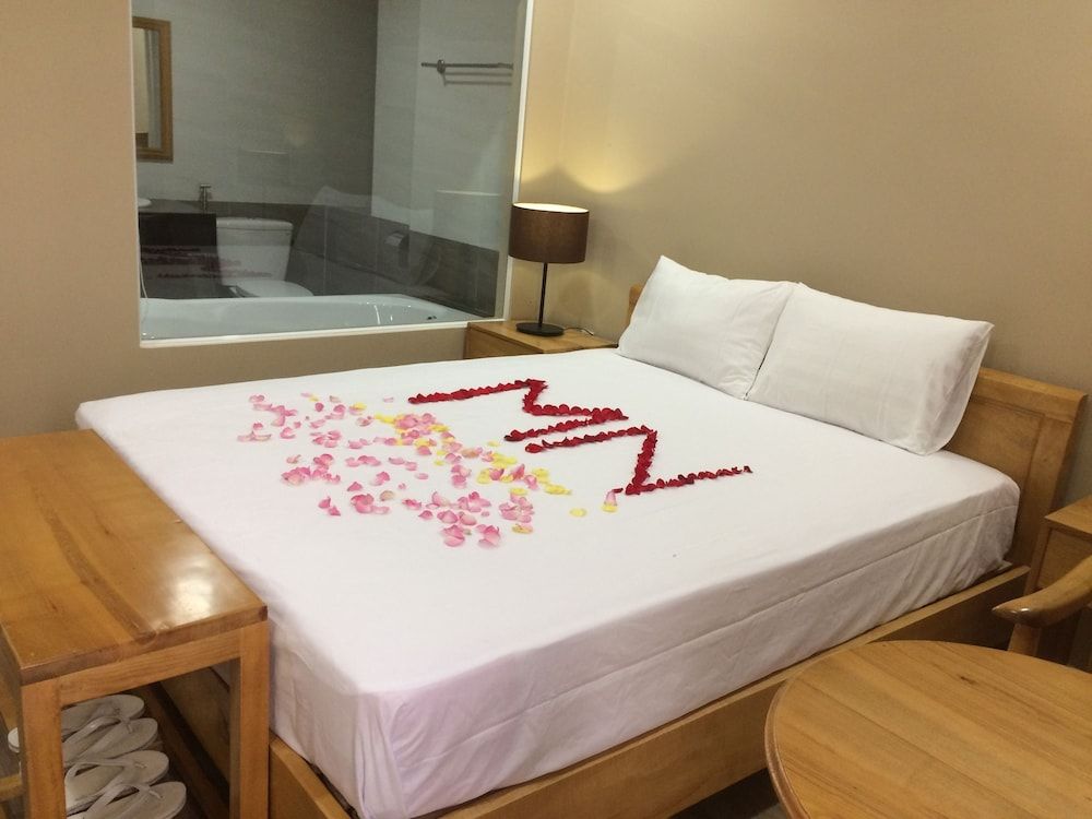 Minh Nhung Hotel Suite, Balcony 3