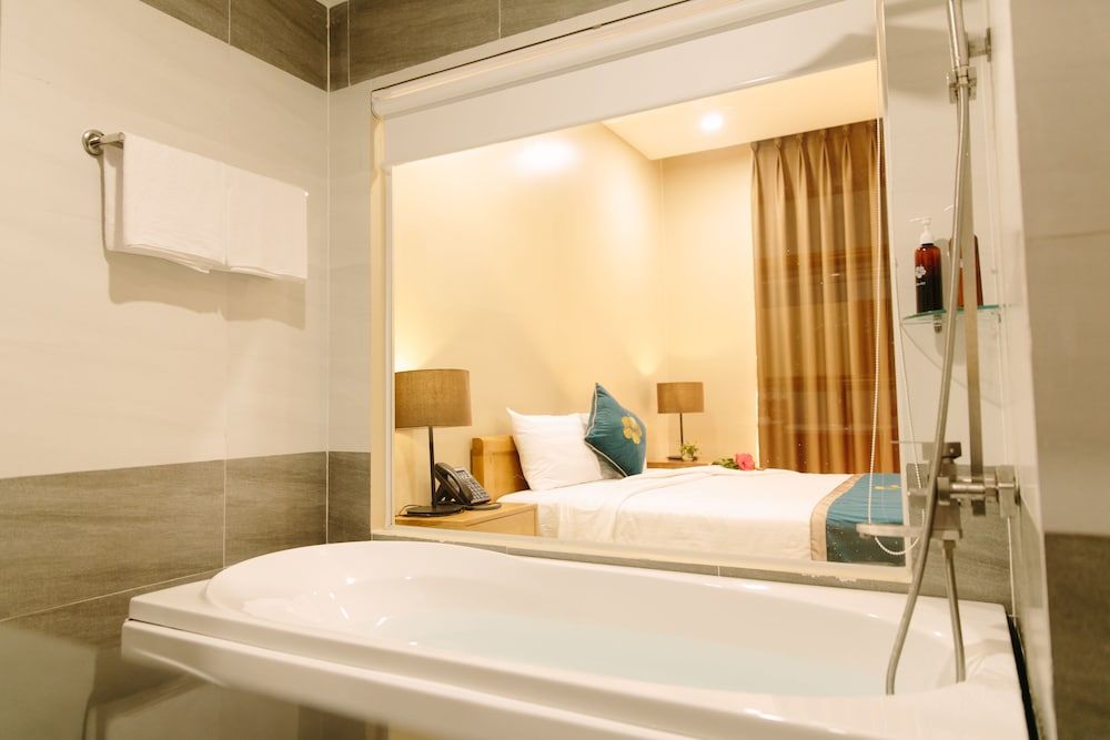 Minh Nhung Hotel Suite, Balcony 6