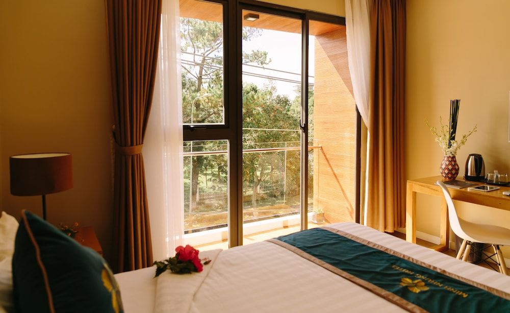 Minh Nhung Hotel Suite, Balcony 5