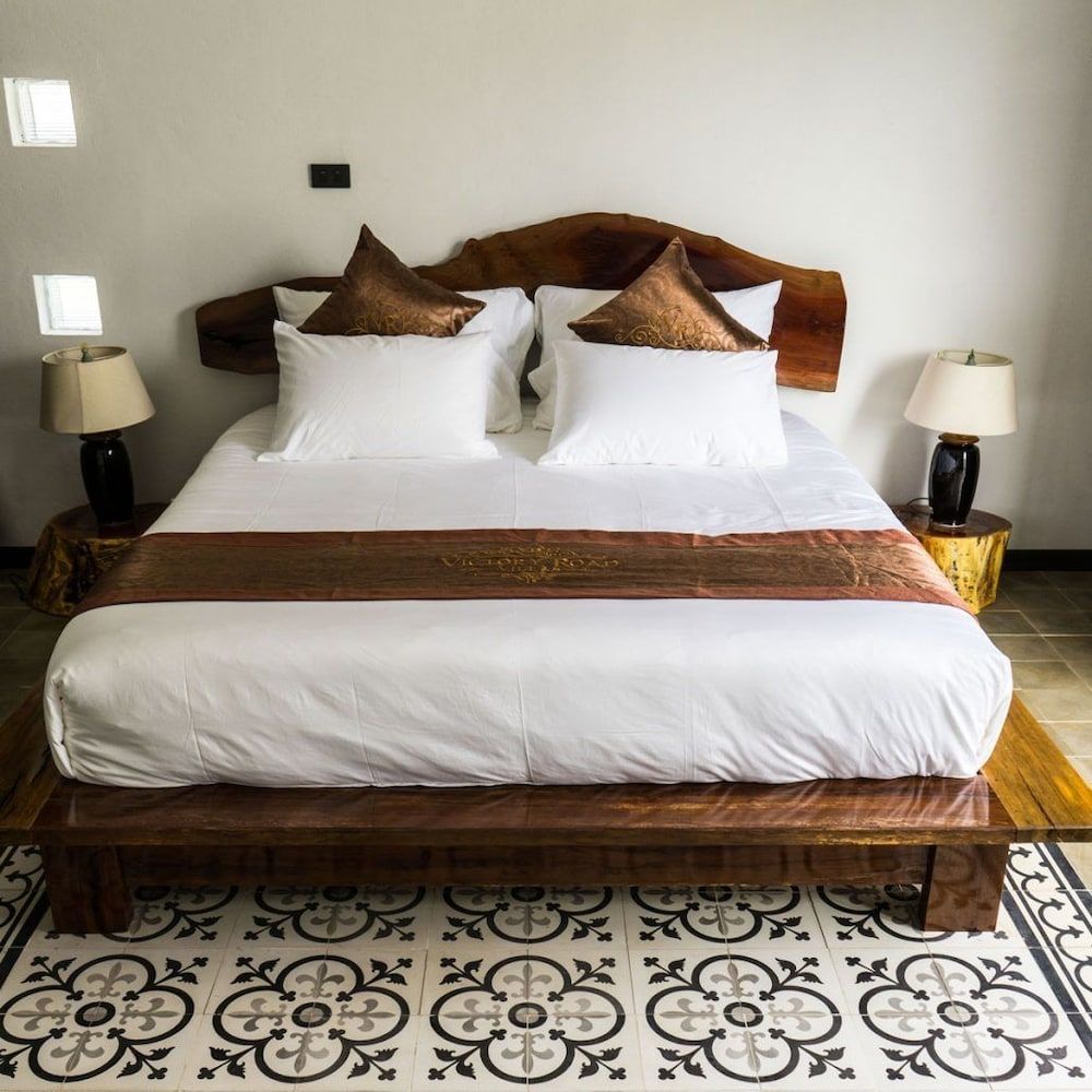 Victory Road Villas Signature Villa, 1 King Bed, Mountain View, Poolside 2