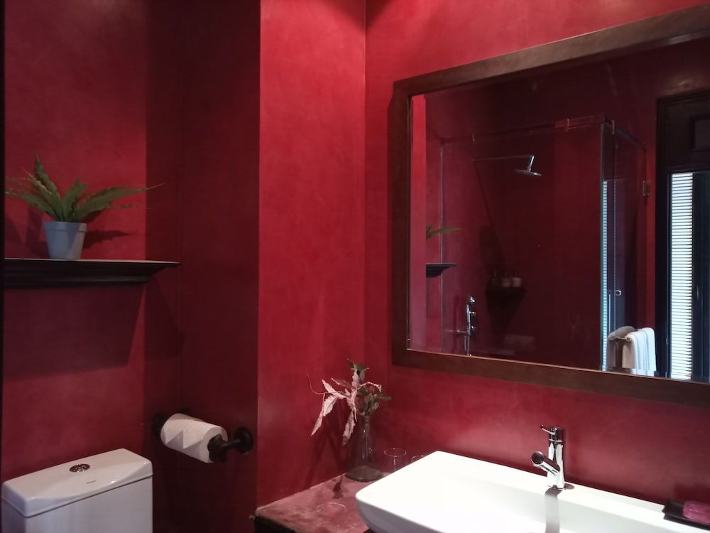 Thao Dien Boutique Hotel Deluxe Double Room 12