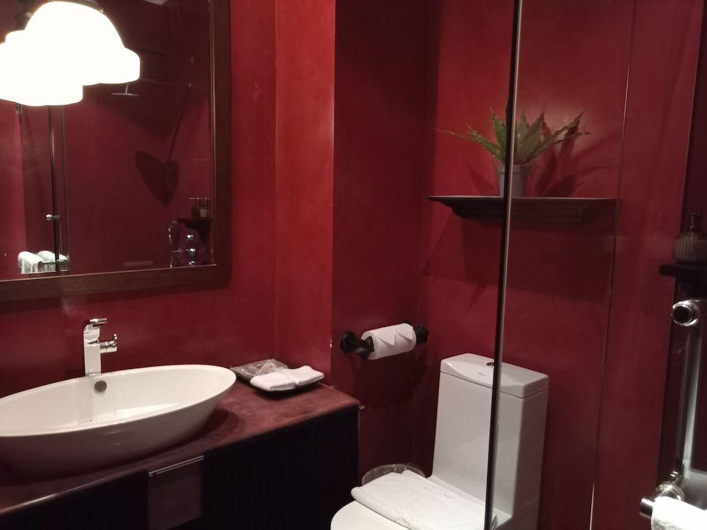 Thao Dien Boutique Hotel Deluxe Double Room 11