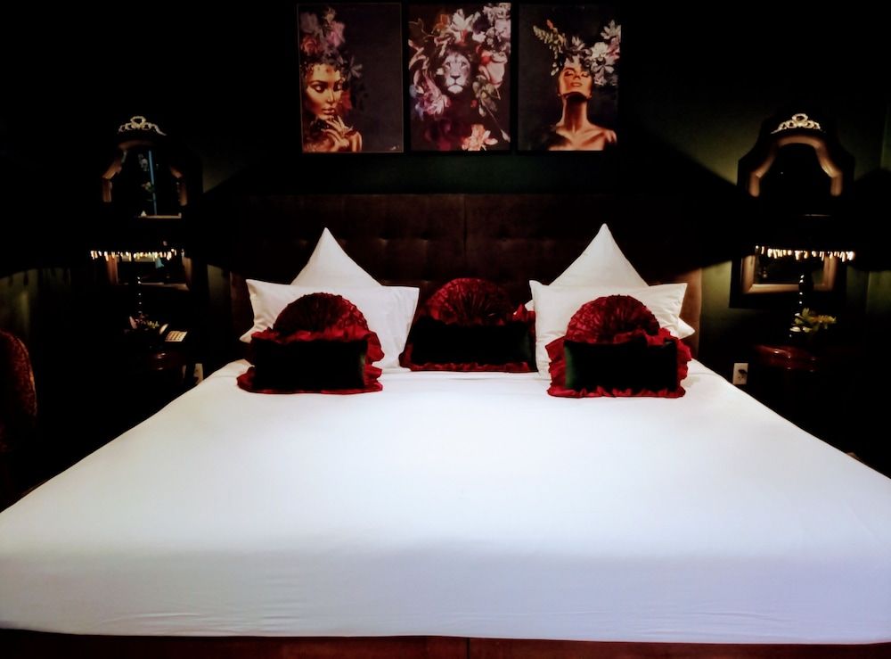 Thao Dien Boutique Hotel Deluxe Double Room 6