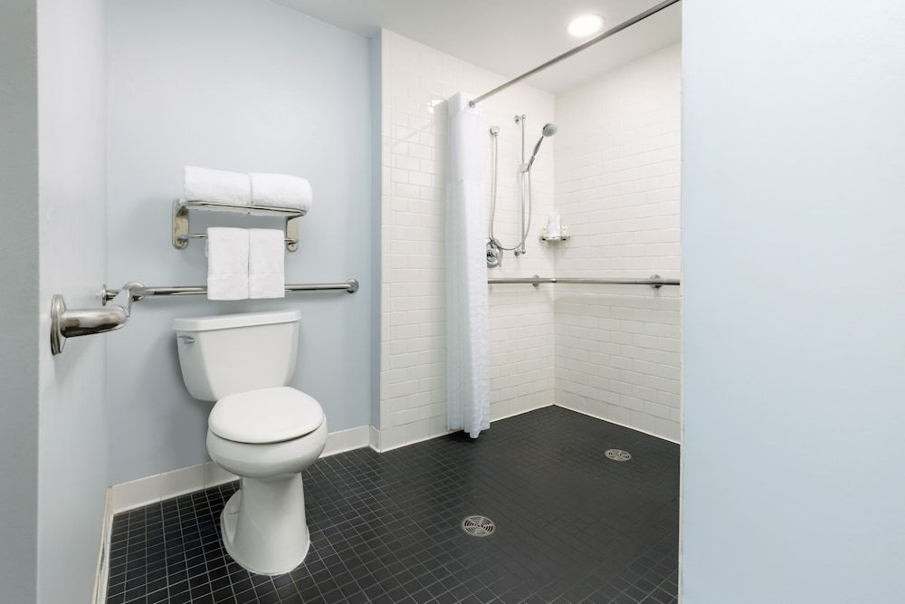 Millennium Hotel Broadway Times Square Standard Room, 1 Queen Bed, Accessible 11