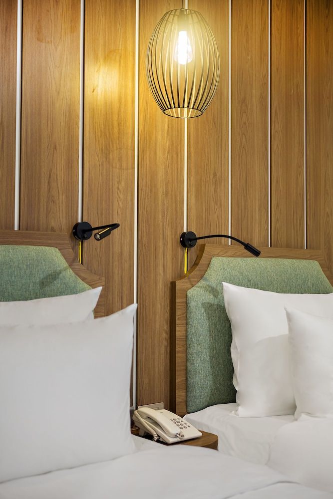 Maro Hotel Deluxe Twin Room