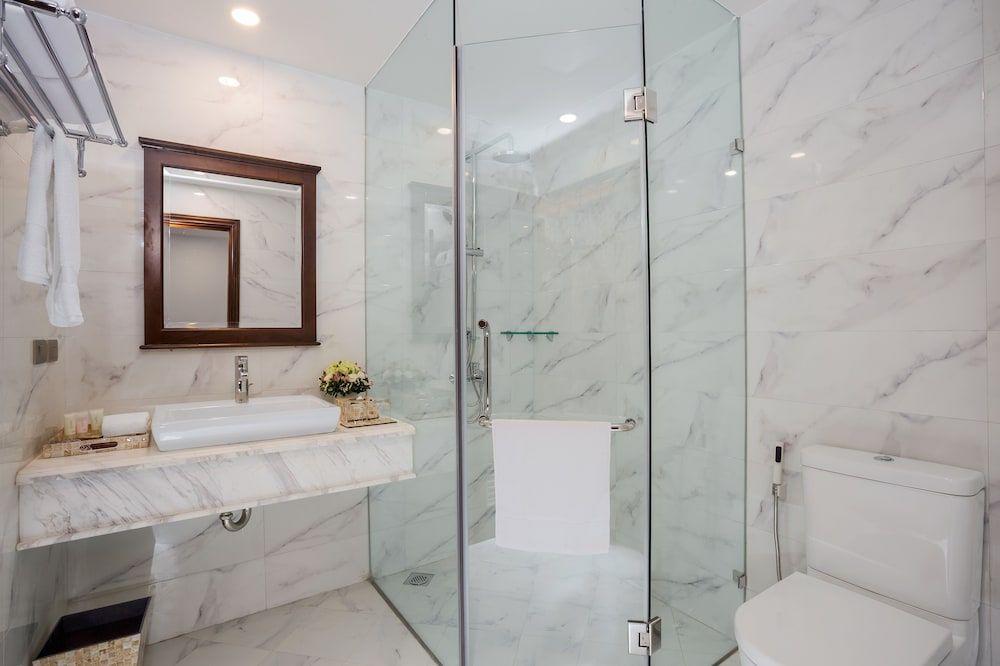 Maro Hotel Deluxe Twin Room 5