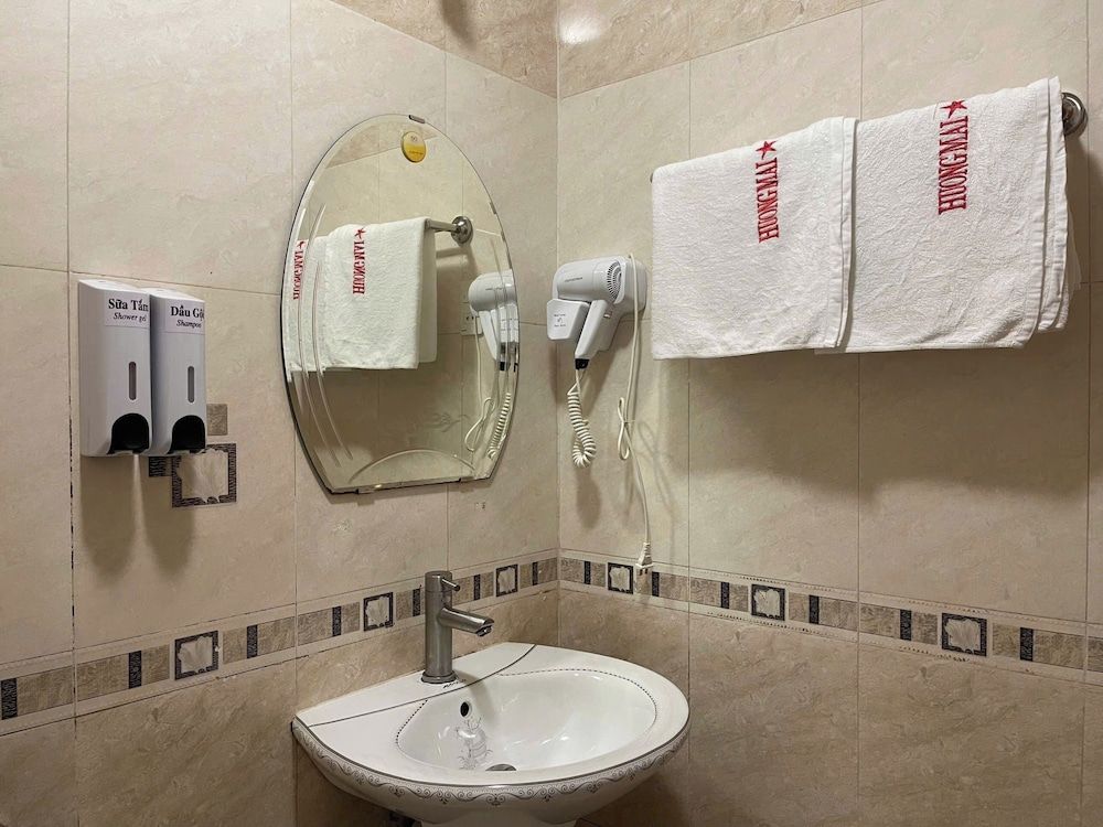 Huong Mai 2 Hotel Standard Double Room, 1 Queen Bed 5