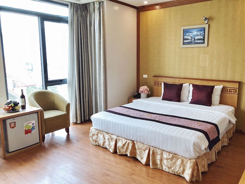 New Lotus Hotel Deluxe Double Room, City View