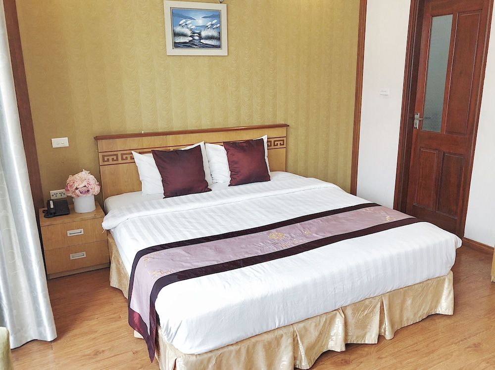 New Lotus Hotel Deluxe Double Room, City View 2