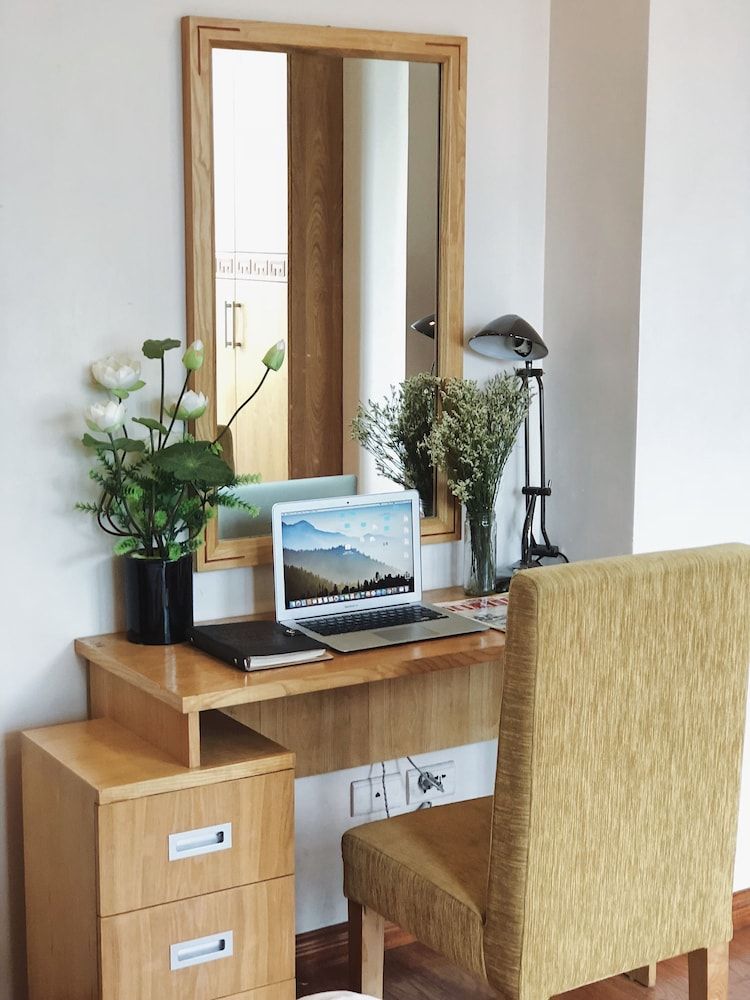 New Lotus Hotel Deluxe Double Room, City View 11