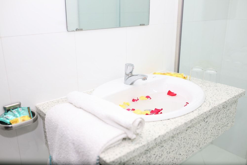 Kim Khoi hotel Standard Double Room 4