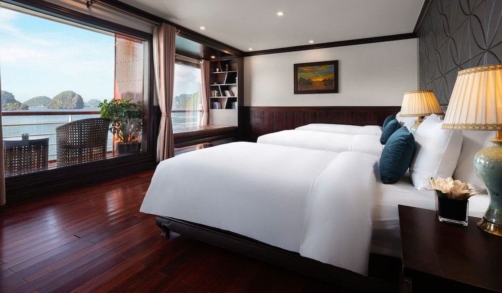undefined Rosa Cruise Halong 4