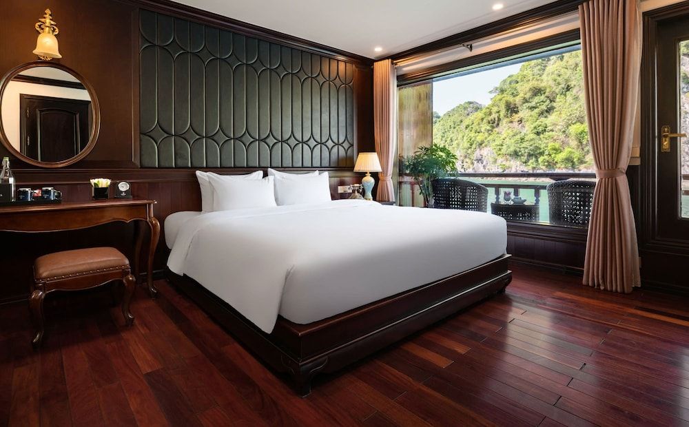 undefined Rosa Cruise Halong