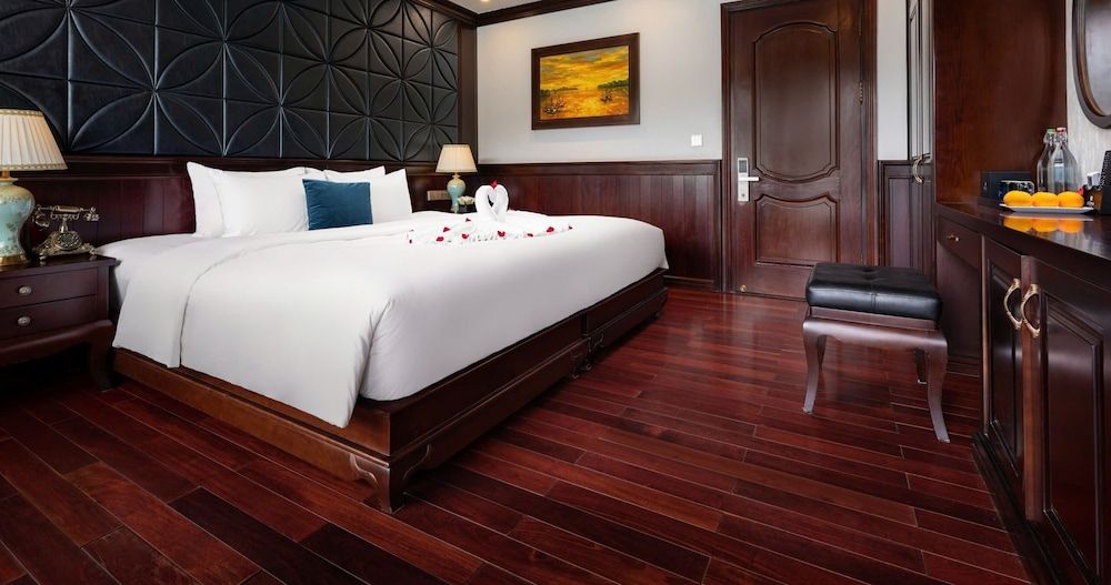 undefined Rosa Cruise Halong 2
