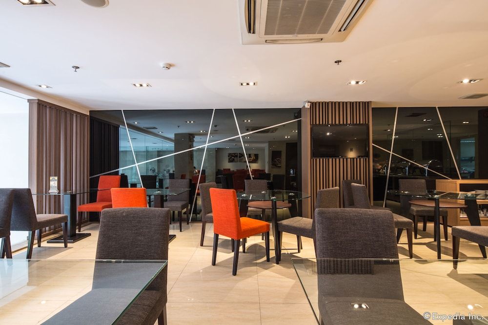 undefined The Luxe Hotel 9