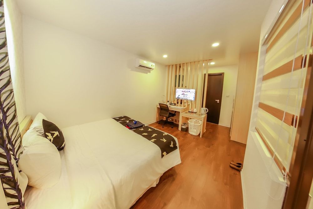 undefined Momizi Business Hotel