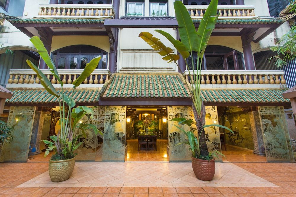 undefined Dragon Hotel 2