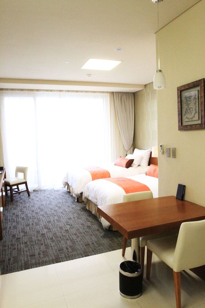 Studio, 2 Twin Beds