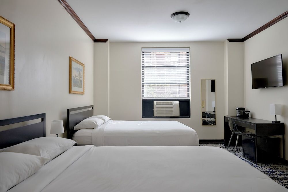 undefined Night Hotel Broadway