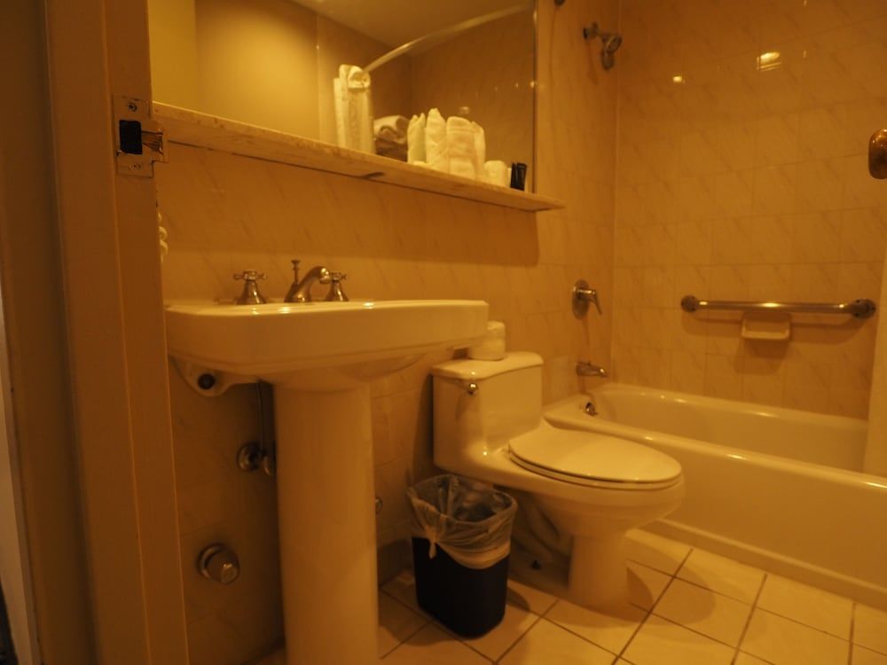 undefined Night Hotel Broadway 9