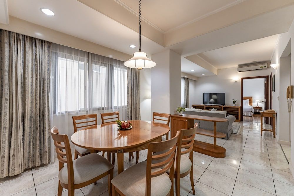 Garden View Court Suites Ho Chi Minh City Superior Suite, 1 Bedroom, Kitchen, City View 5