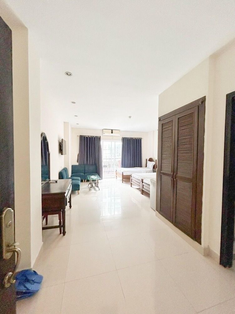 undefined Hoang Le Hotel 7