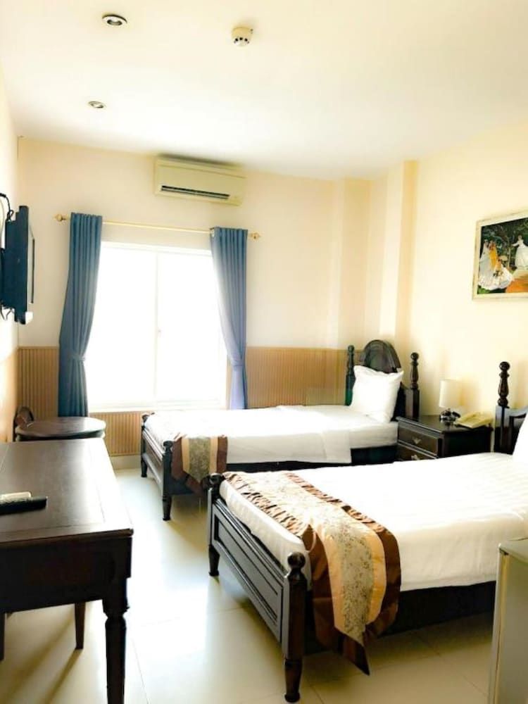 Hoang Le Hotel Twin Room 3