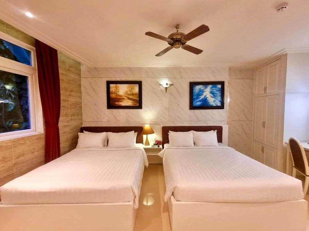 undefined Tulip Hotel 3 2