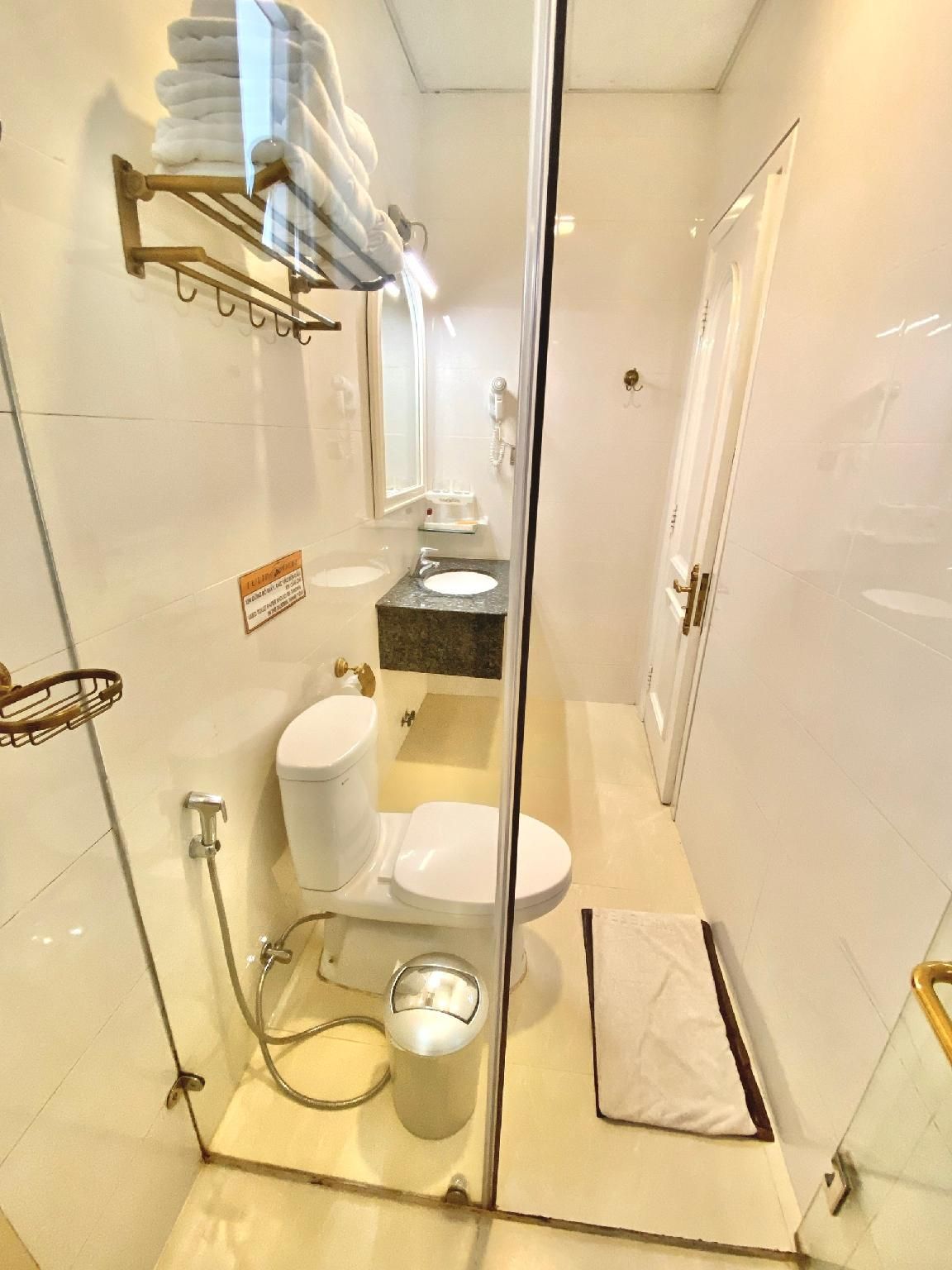 undefined Tulip Hotel 3 10