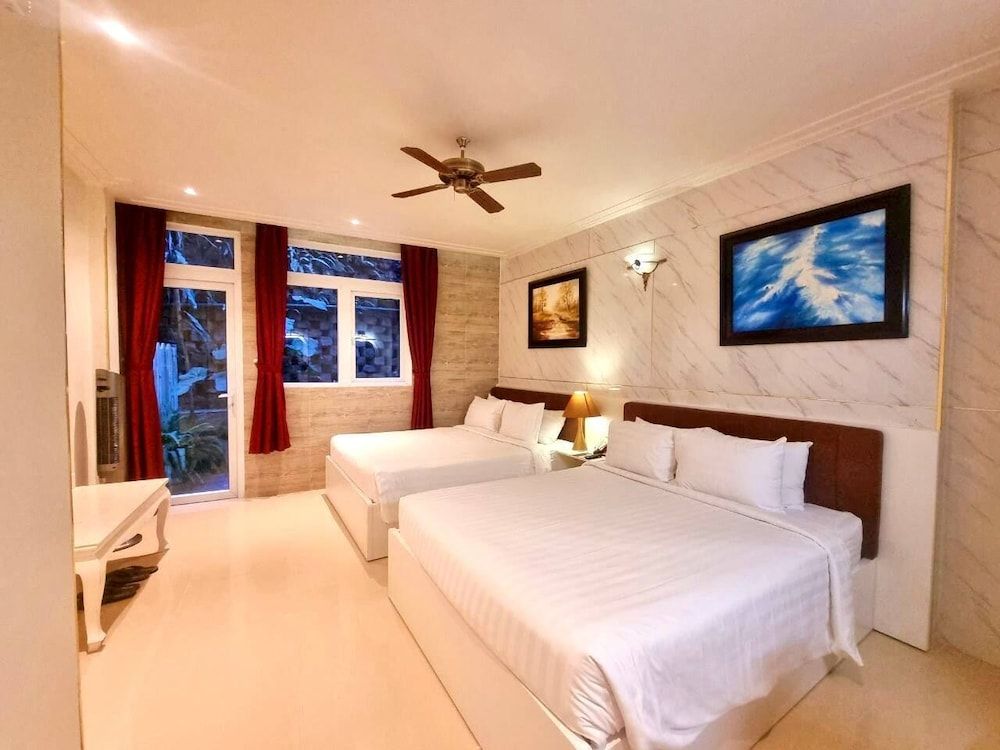 undefined Tulip Hotel 3 3