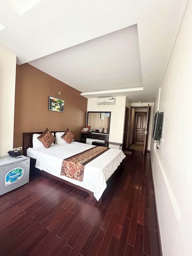 Day Use 2 Hours Only - From 7:00am to 11:00pm - Extra charge for overnight stay