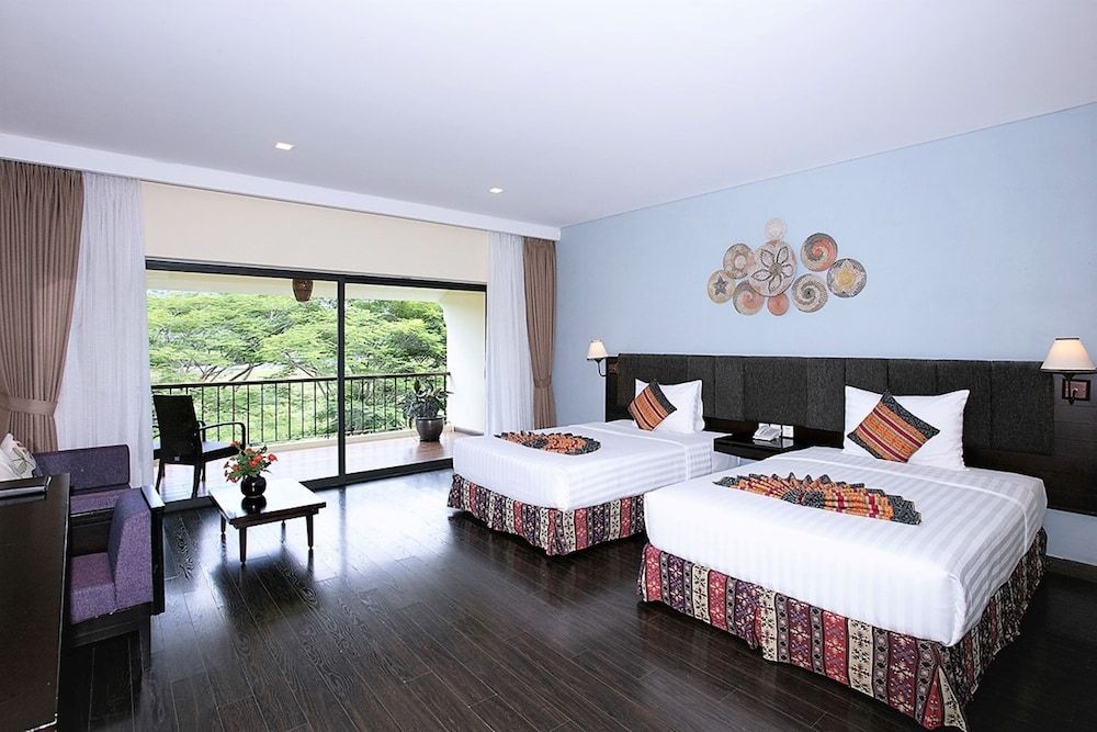 Serena Resort Kim Boi Deluxe Nature View Twin 2