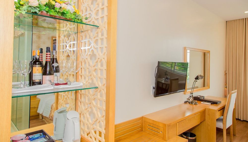 Palm Hotel Thanh Hoa Deluxe Double Room, 1 Queen Bed, Non Smoking, City View 6