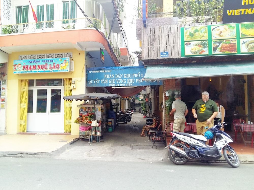 undefined OYO 1144 Giang Son 3 Hotel 8