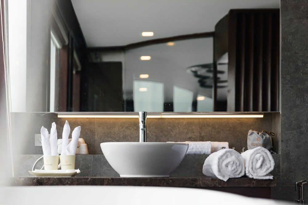 Suite with Private Balcony for 1 person