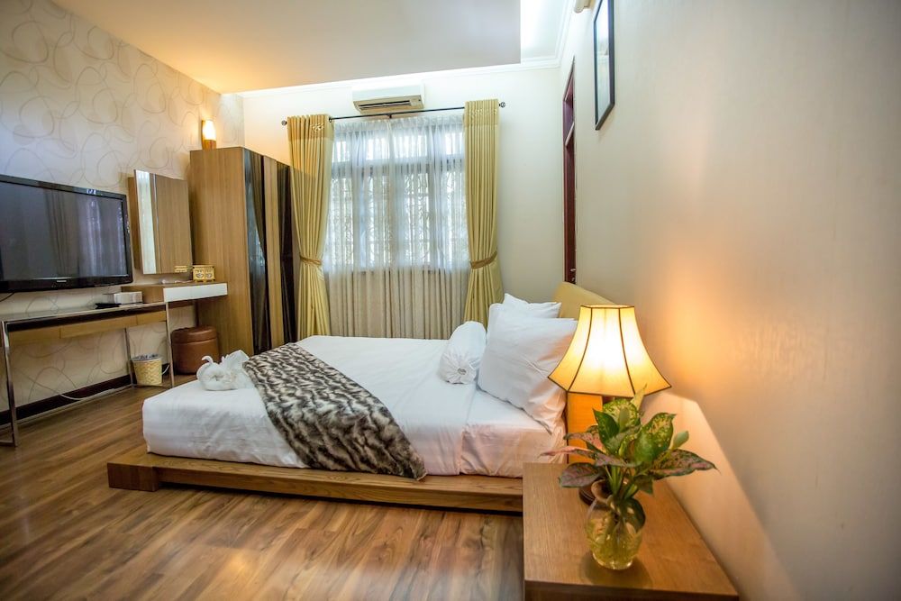 MH Villa King Room with Balcony 13